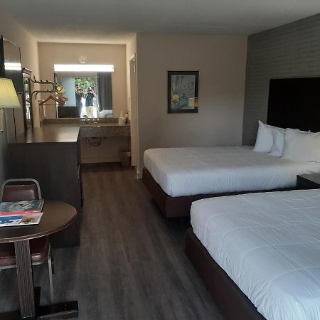 Rodeway Inn & Suites Wilmington North Oda fotoğraf