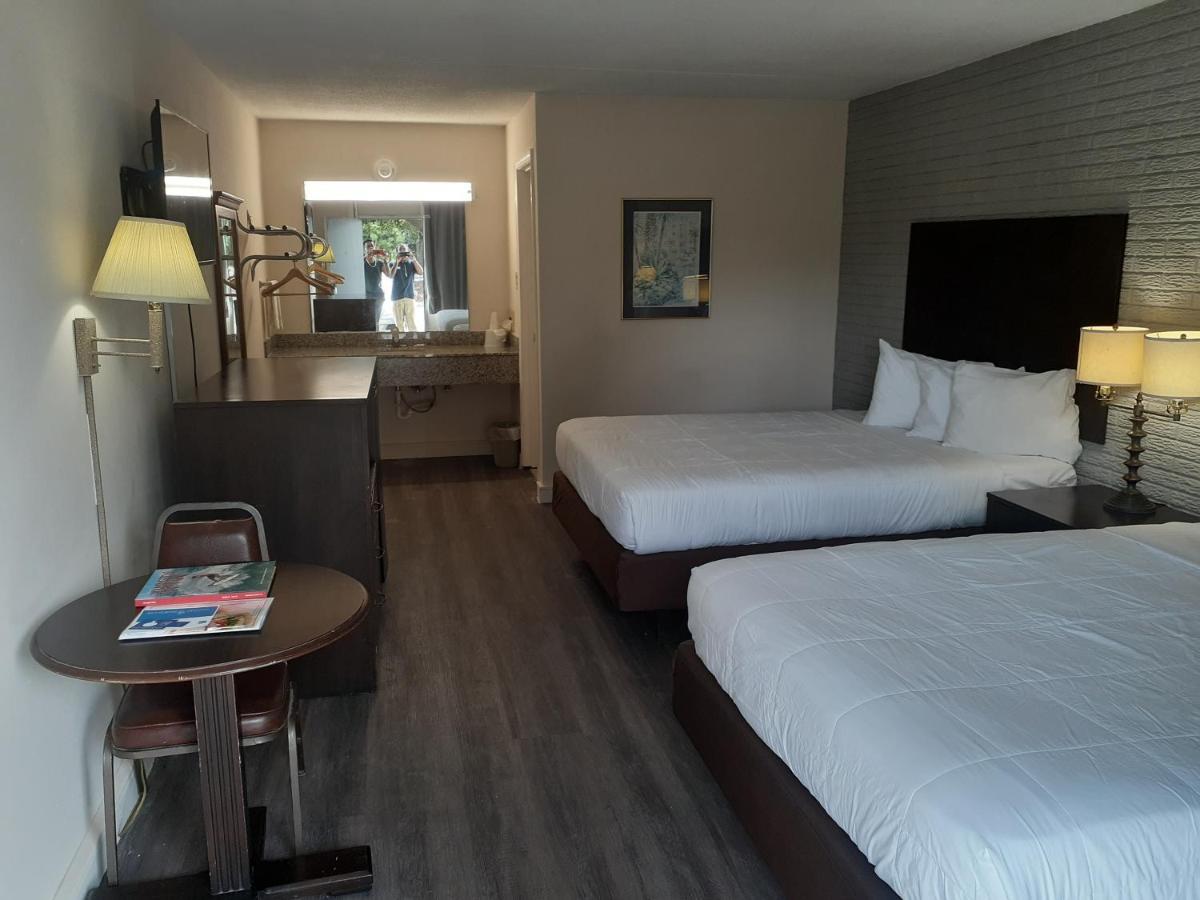 Rodeway Inn & Suites Wilmington North Oda fotoğraf
