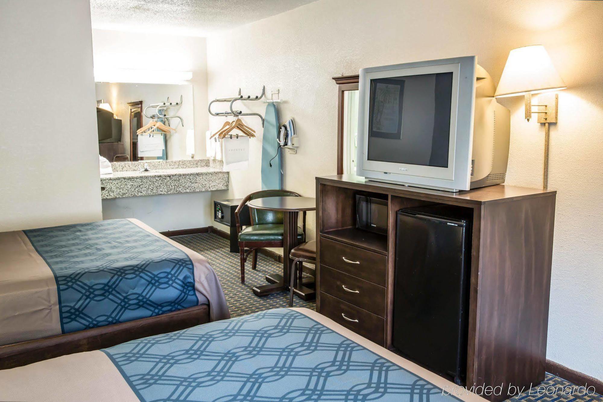 Rodeway Inn & Suites Wilmington North Dış mekan fotoğraf